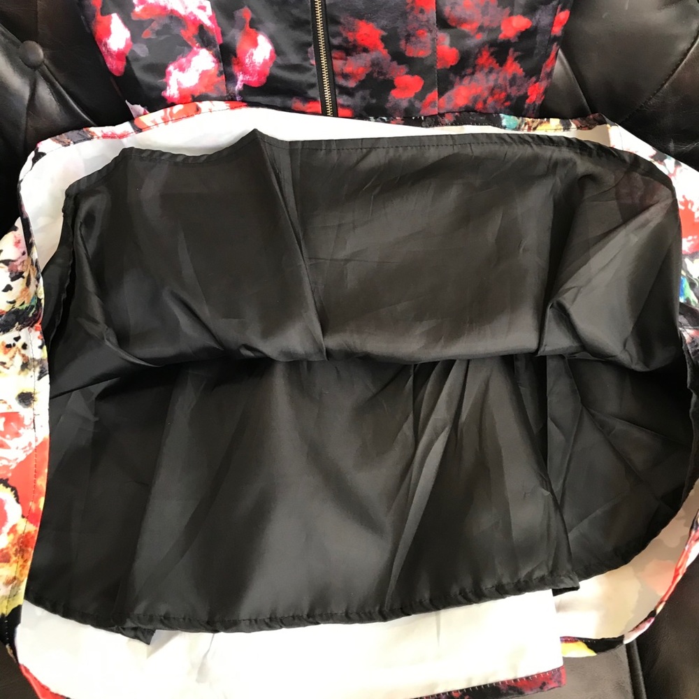 Closing Sale NWOT Chicwish Beautiful Floral Dress - Picture 10 of 14